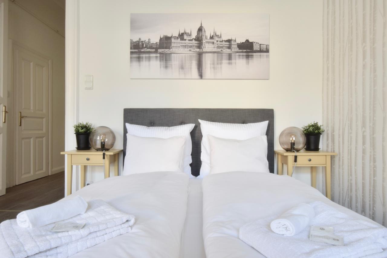 Standard Apartment By Hi5 - Dessewffy 39 Budapest Ngoại thất bức ảnh