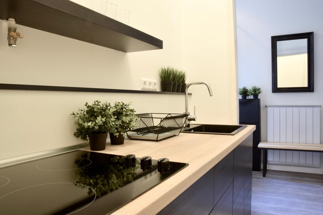 Standard Apartment By Hi5 - Dessewffy 39 Budapest Ngoại thất bức ảnh