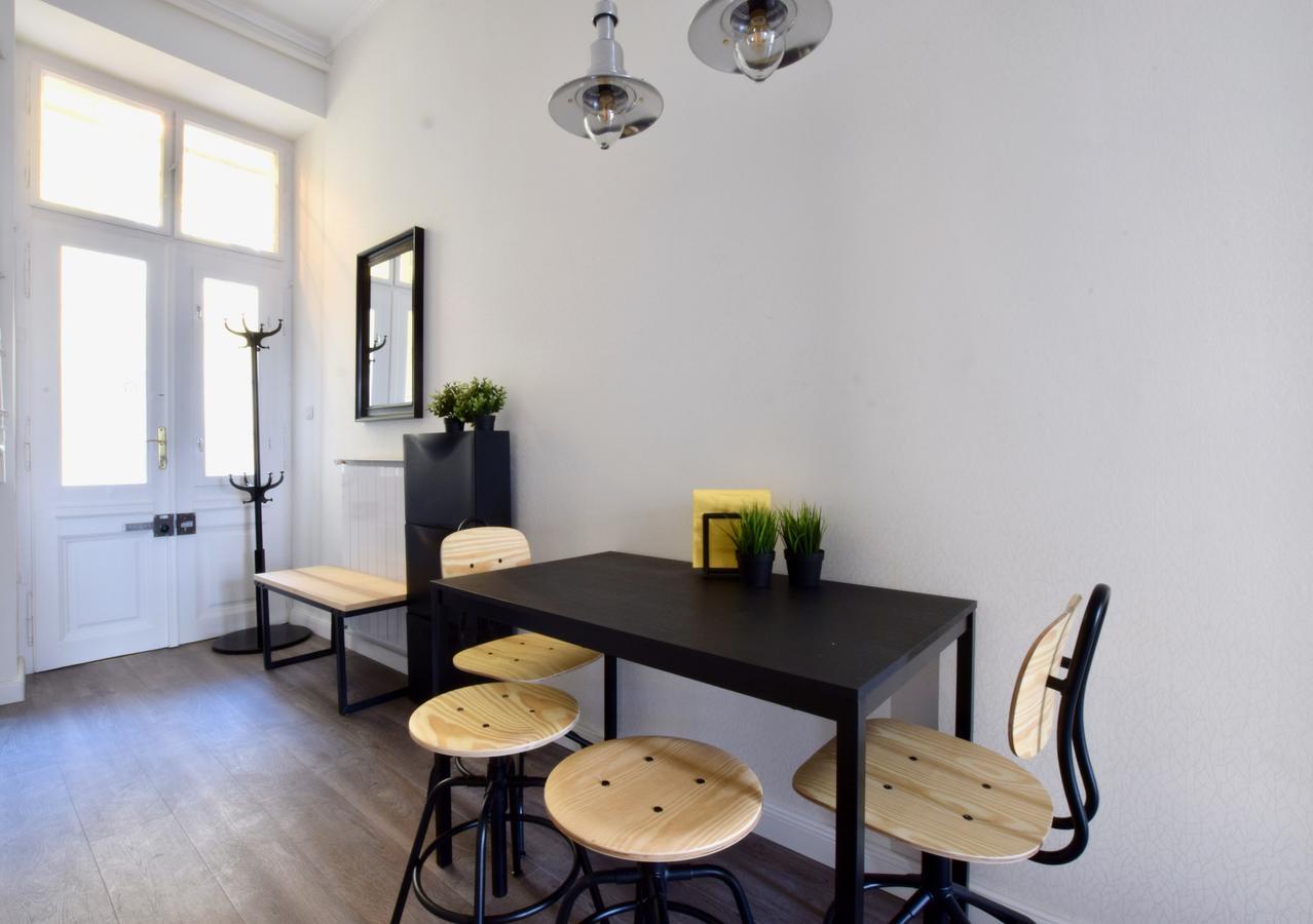 Standard Apartment By Hi5 - Dessewffy 39 Budapest Ngoại thất bức ảnh