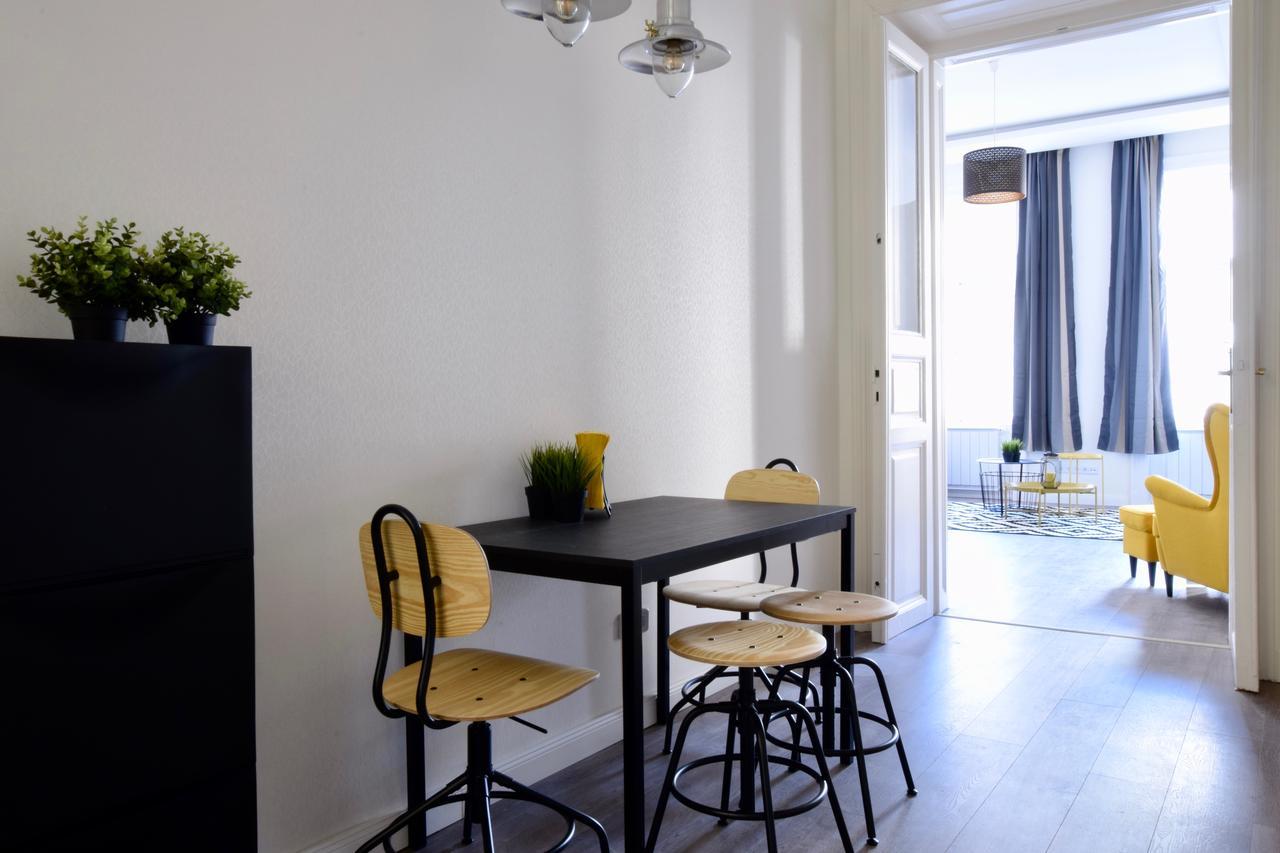 Standard Apartment By Hi5 - Dessewffy 39 Budapest Ngoại thất bức ảnh