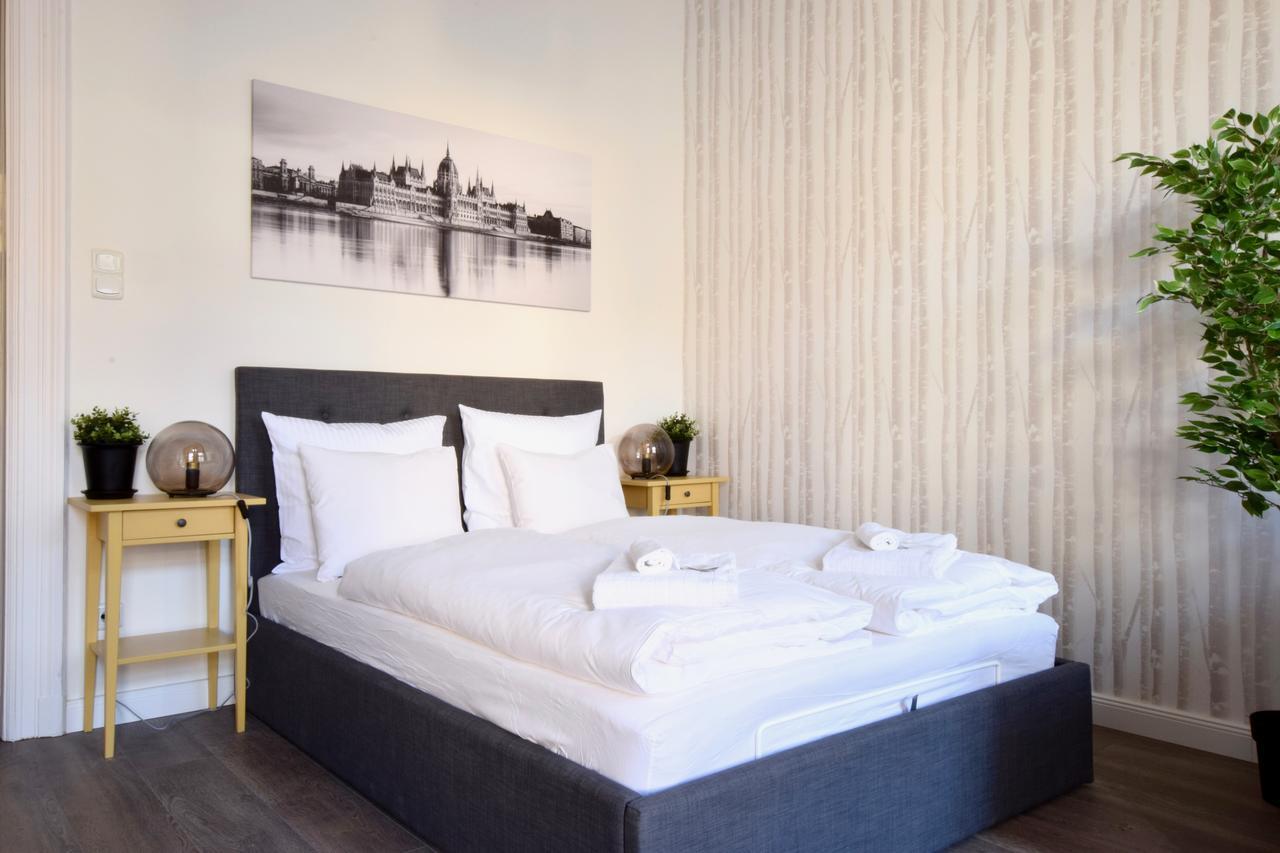 Standard Apartment By Hi5 - Dessewffy 39 Budapest Ngoại thất bức ảnh