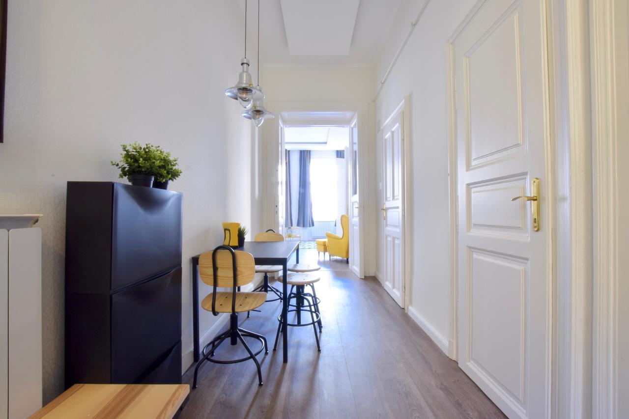 Standard Apartment By Hi5 - Dessewffy 39 Budapest Ngoại thất bức ảnh