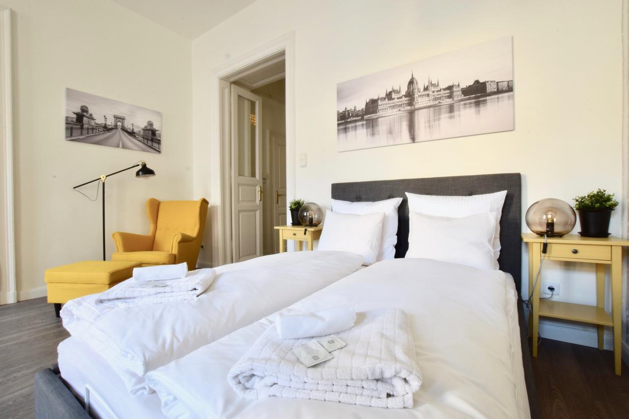 Standard Apartment By Hi5 - Dessewffy 39 Budapest Ngoại thất bức ảnh