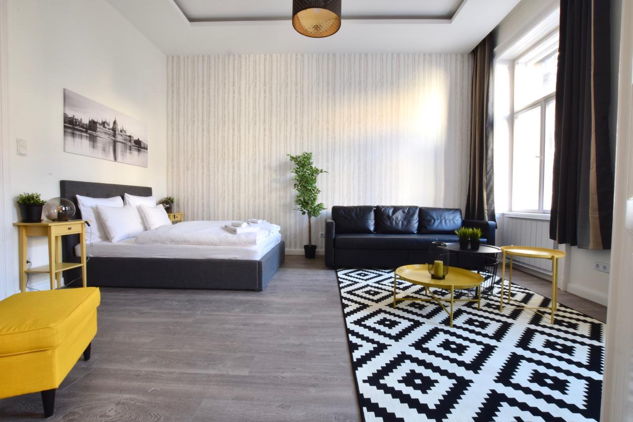 Standard Apartment By Hi5 - Dessewffy 39 Budapest Ngoại thất bức ảnh