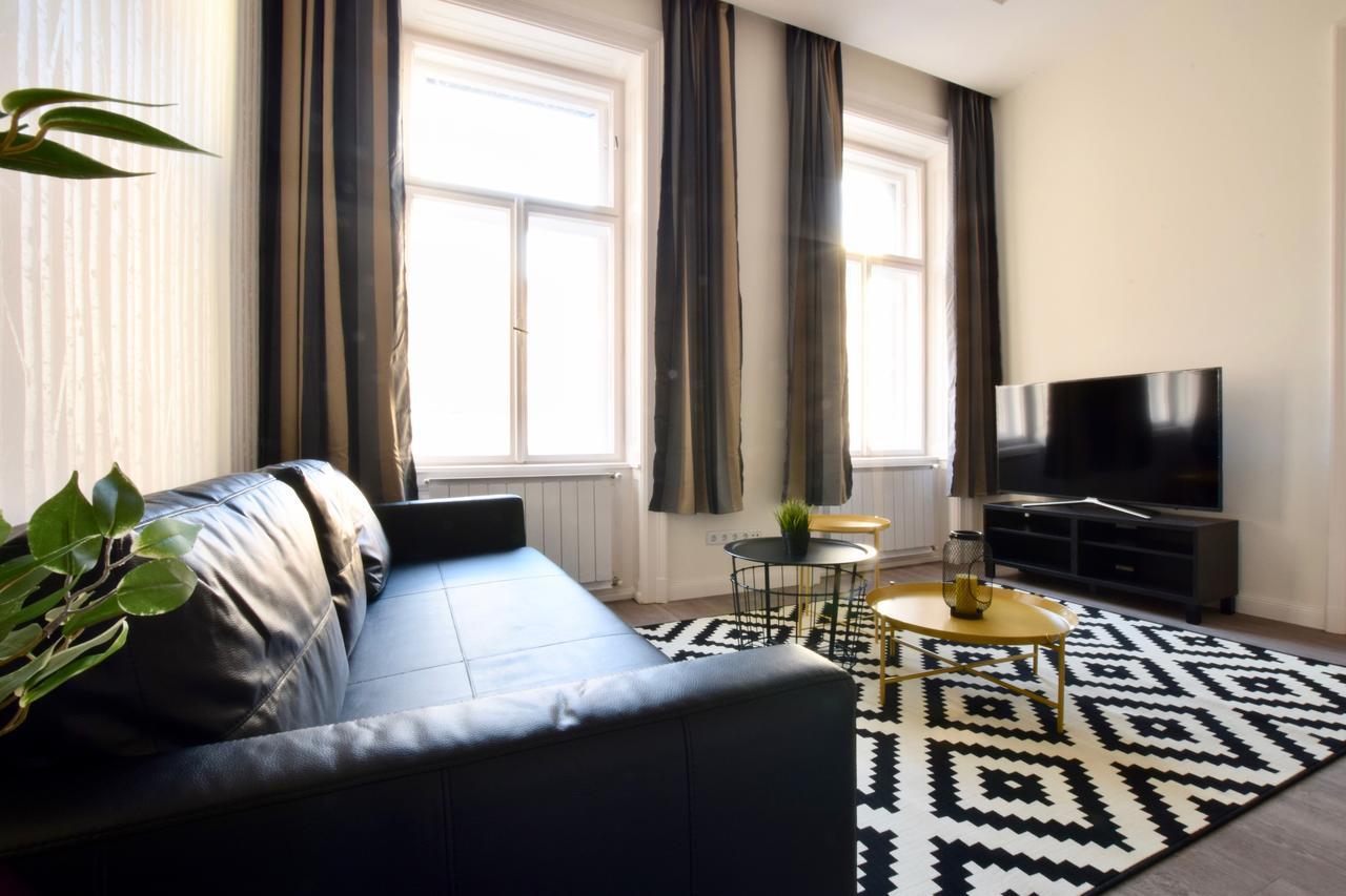Standard Apartment By Hi5 - Dessewffy 39 Budapest Ngoại thất bức ảnh