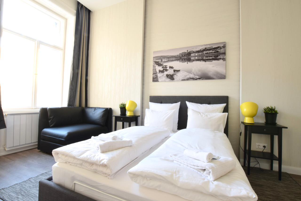 Standard Apartment By Hi5 - Dessewffy 39 Budapest Ngoại thất bức ảnh