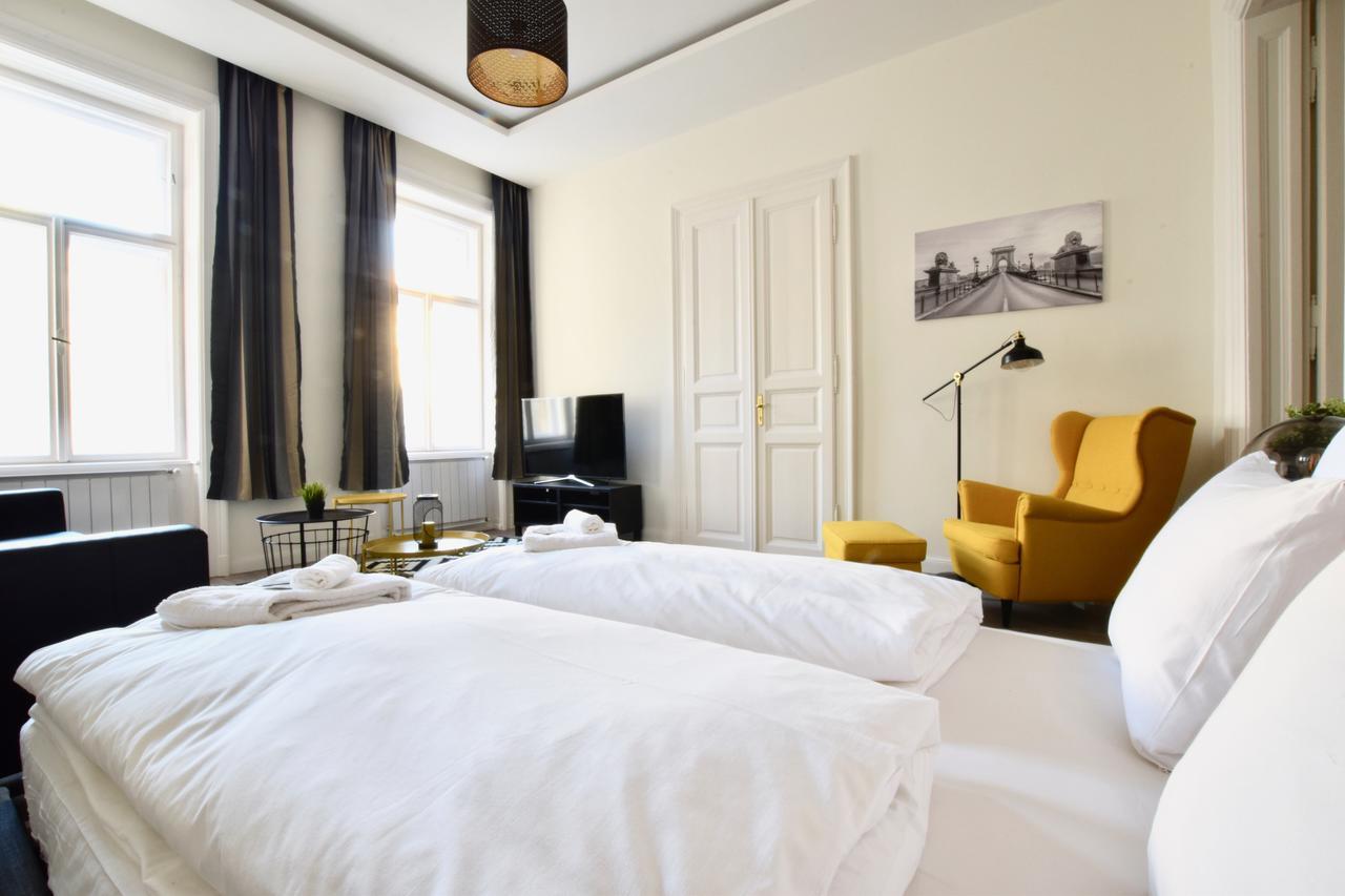 Standard Apartment By Hi5 - Dessewffy 39 Budapest Ngoại thất bức ảnh