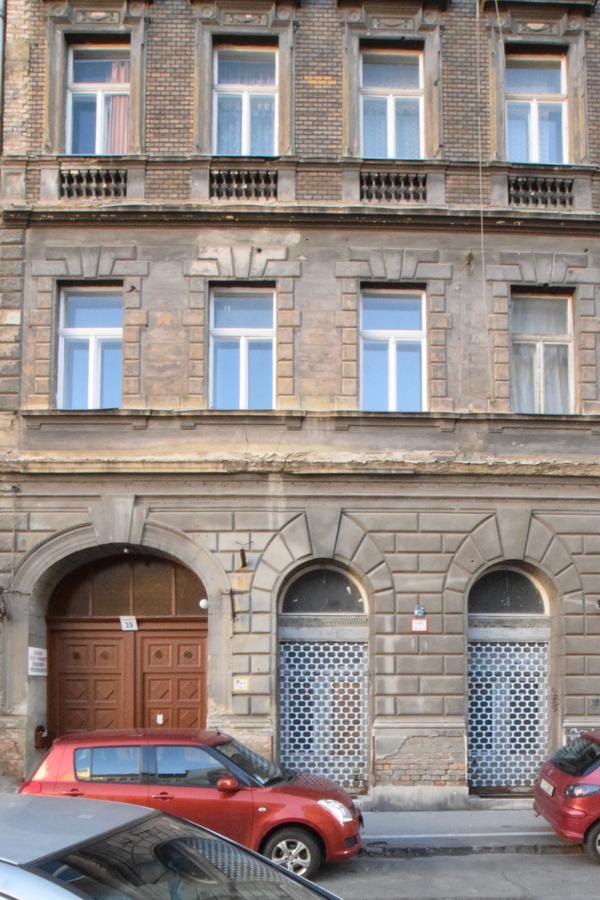 Standard Apartment By Hi5 - Dessewffy 39 Budapest Ngoại thất bức ảnh