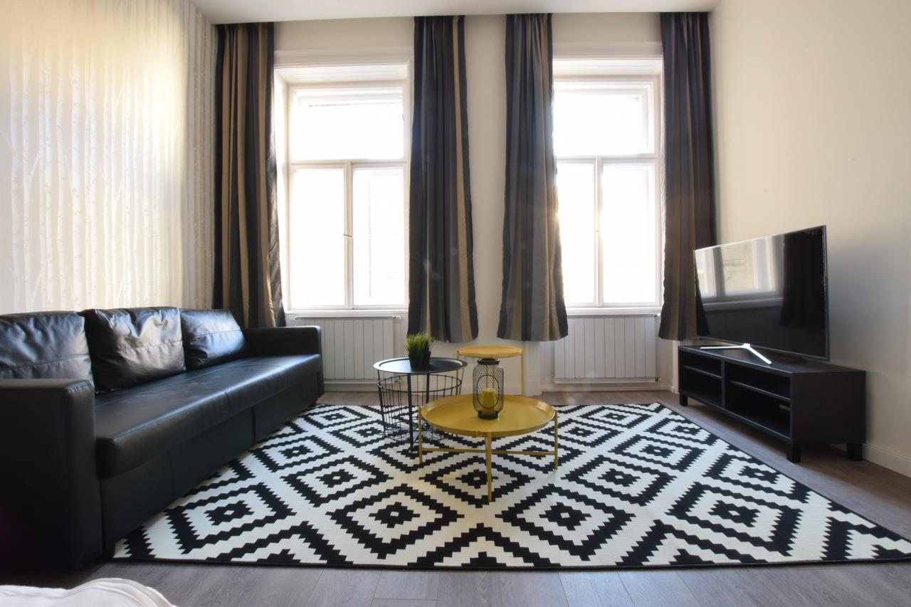 Standard Apartment By Hi5 - Dessewffy 39 Budapest Ngoại thất bức ảnh